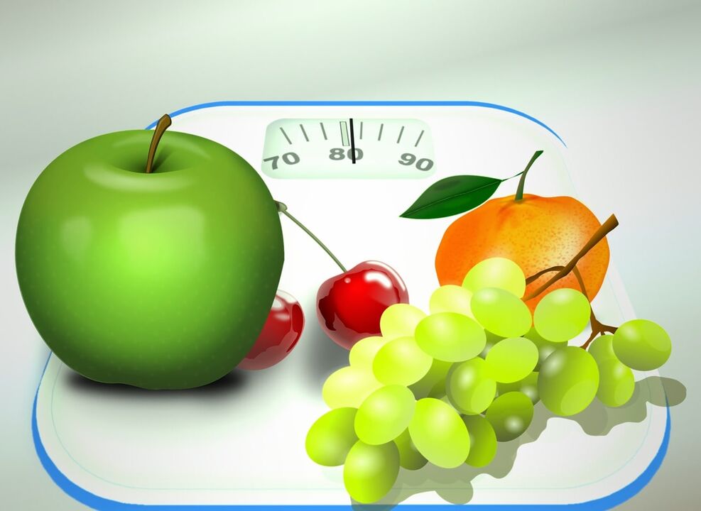 Obst und Beeren auf der Waage